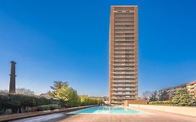 Giaxtower Gym Spa & Pool Oasis